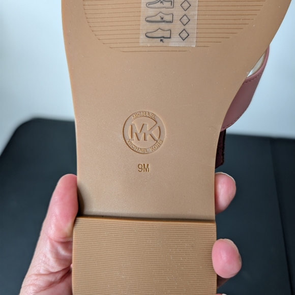 Michael Kors Izzy Rose Pink MK Logo Toe-Loop Slide Sandals - Picture 6 of 7